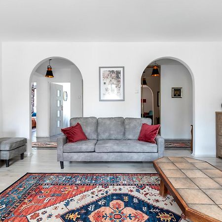 Wonderful 2- Bedroom Apartment With Soul Wwa70 Варшава Экстерьер фото