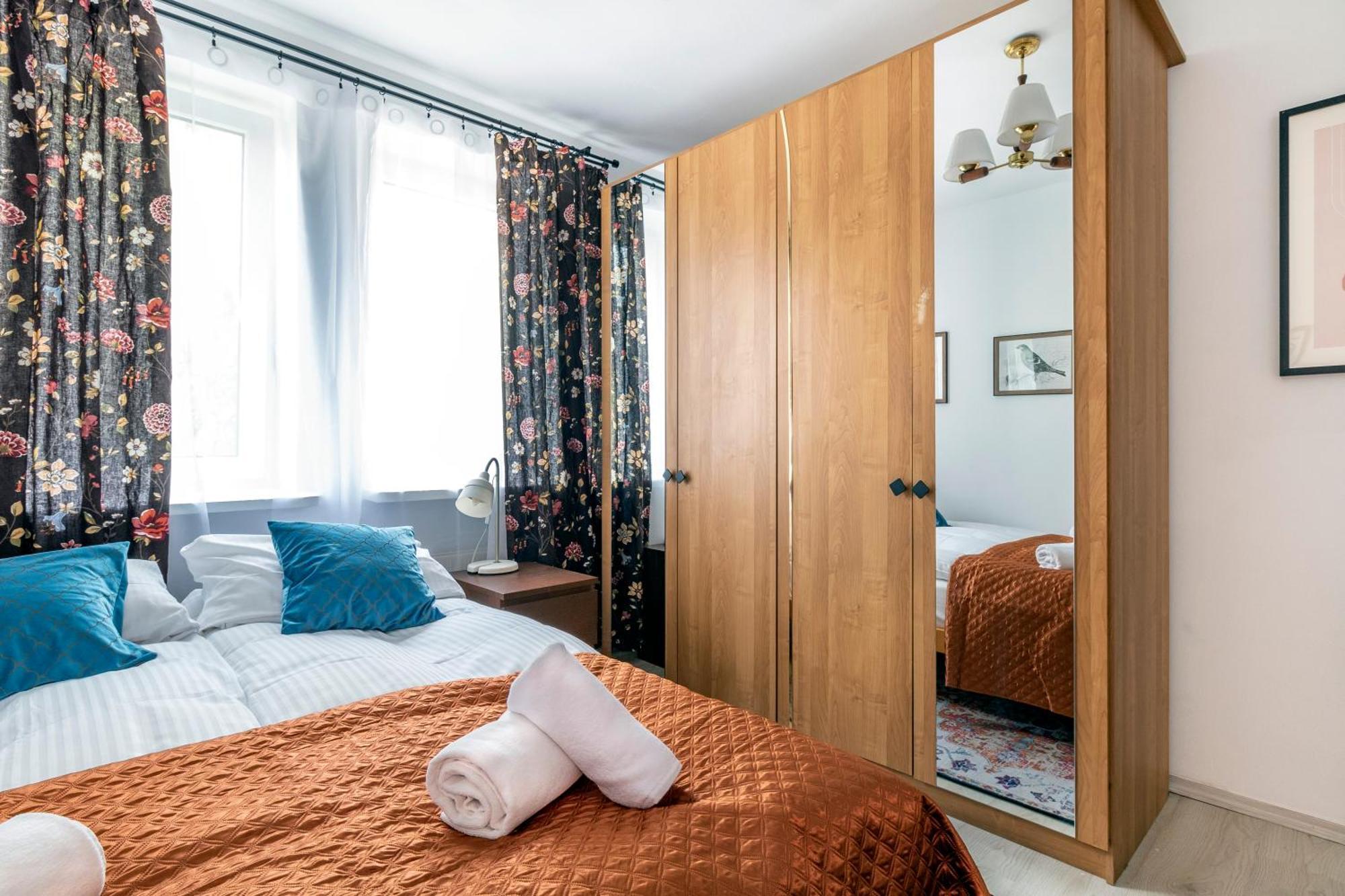 Wonderful 2- Bedroom Apartment With Soul Wwa70 Варшава Экстерьер фото